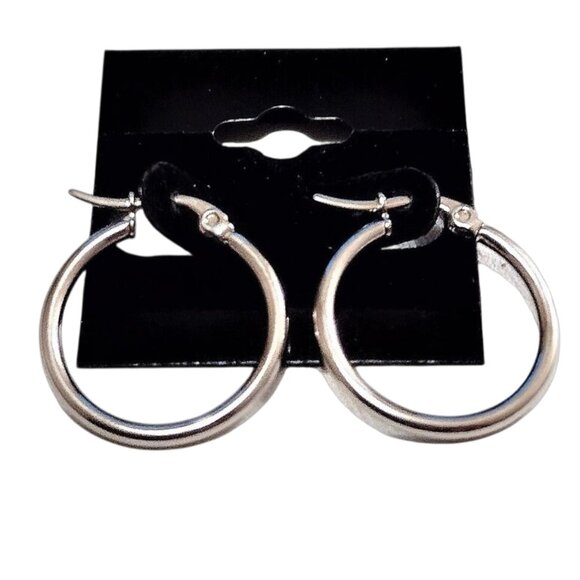 1 Inch 25mm Hoop Pierced Post Earrings 2mm Silver Tone - Picture 3 of 3